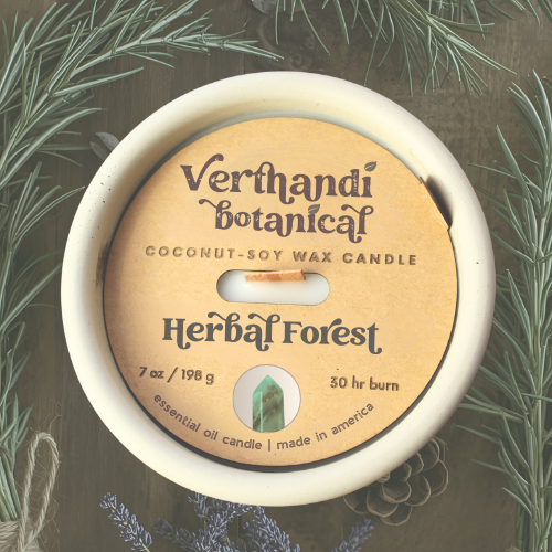 HERBAL FOREST COCONUT SOY WAX ESSENTIAL OIL SCENTED CANDLE WITH A CRACKLING WOOD WICK IN A CONCRETE JAR, top view of dust cover