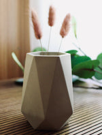 Load image into Gallery viewer, DIAMOND VASE
