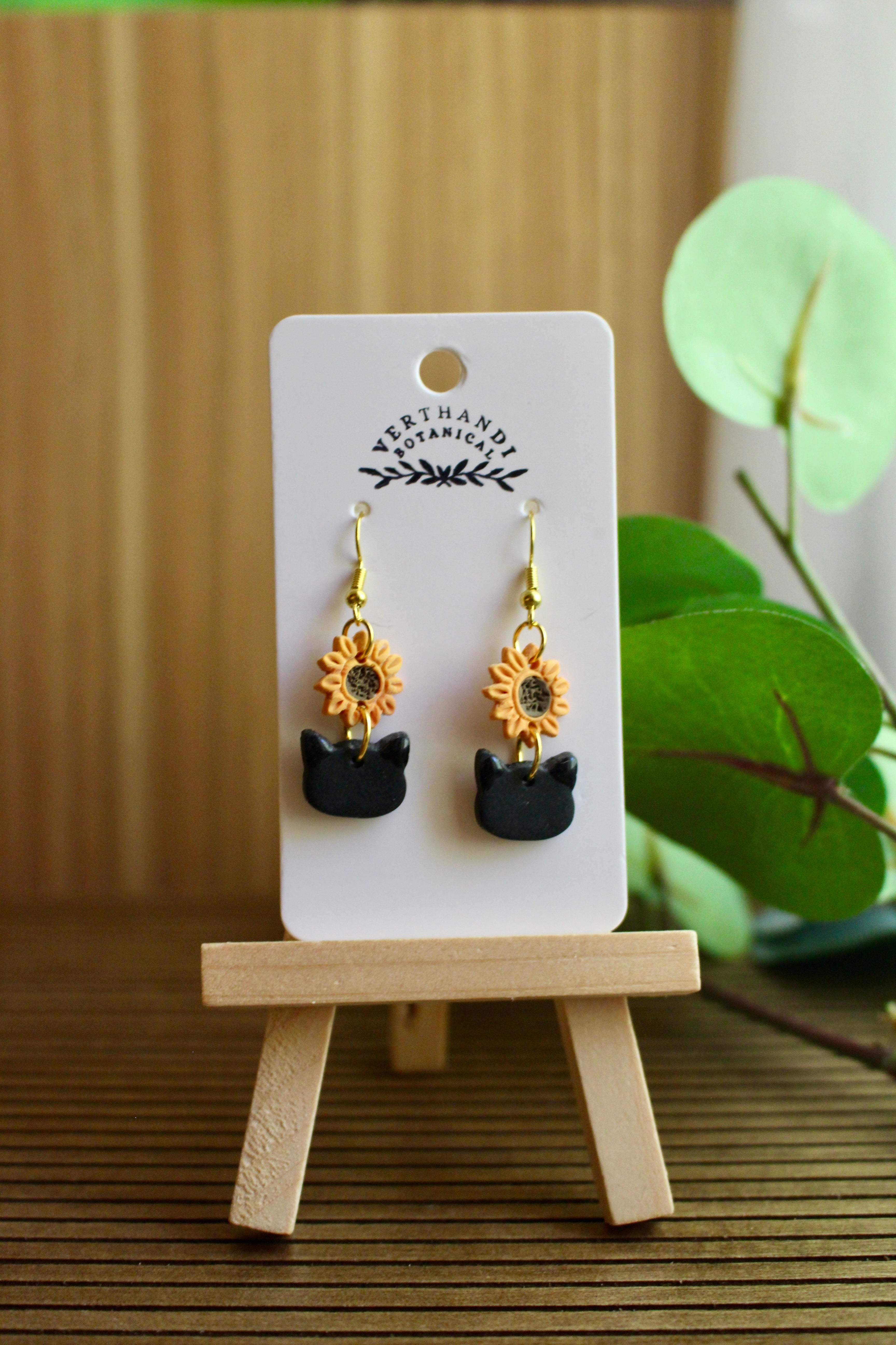 BLACK CATS AND SUNFLOWERS DANGLE