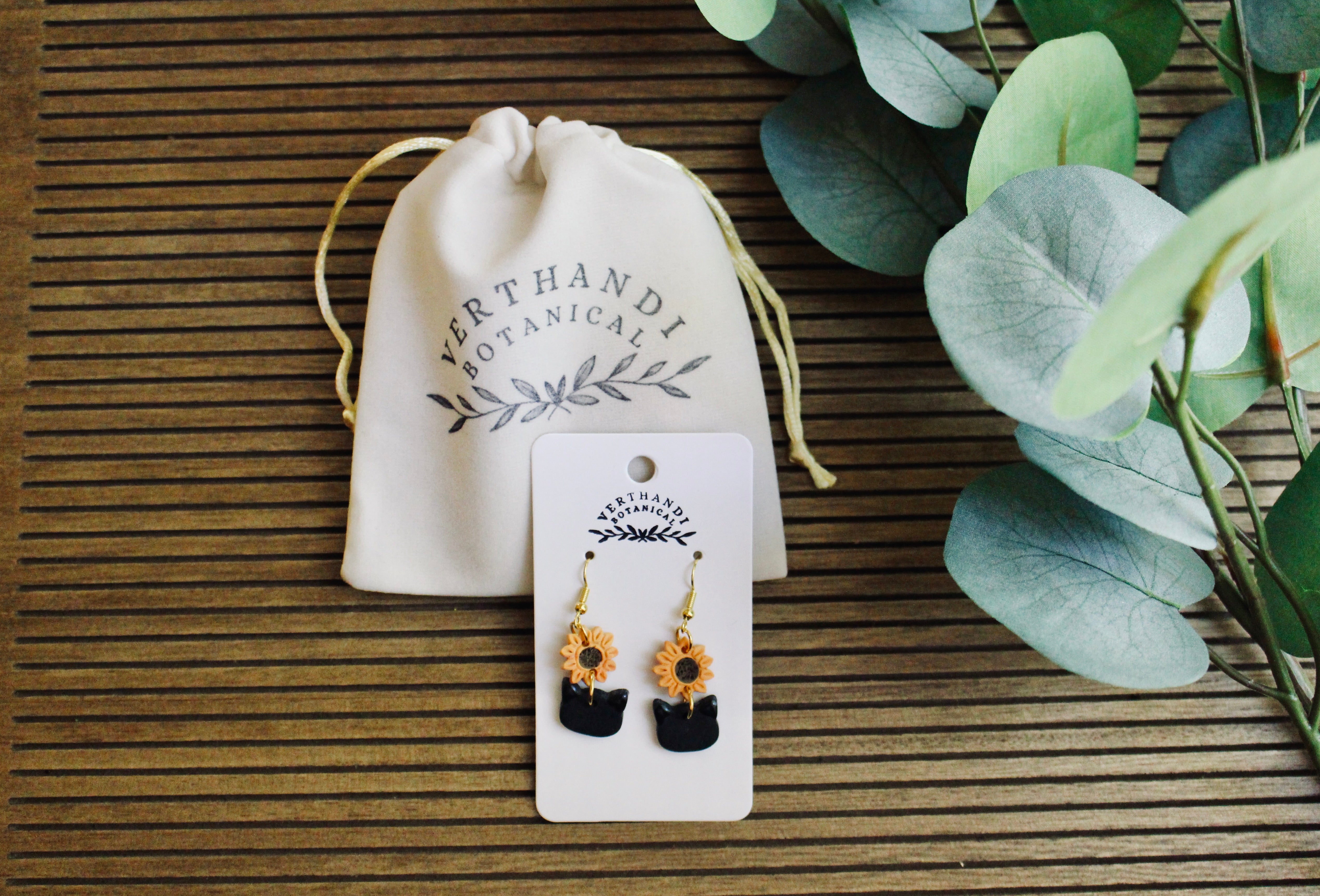 BLACK CATS AND SUNFLOWERS DANGLE